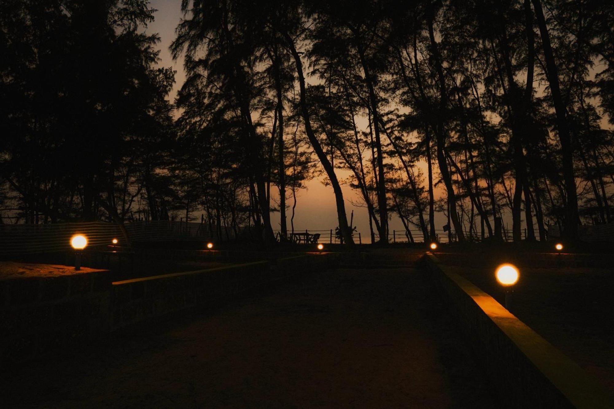 White Sand Beach Stay Resort Kumta Bagian luar foto