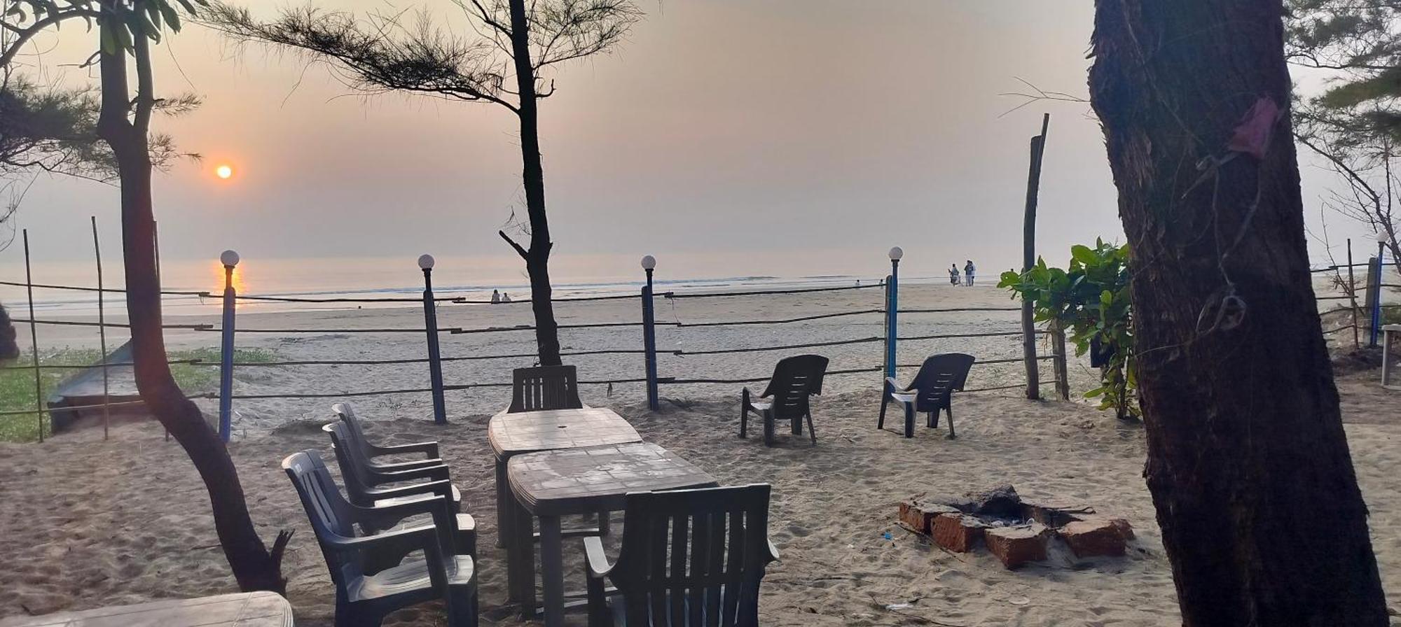 White Sand Beach Stay Resort Kumta Bagian luar foto