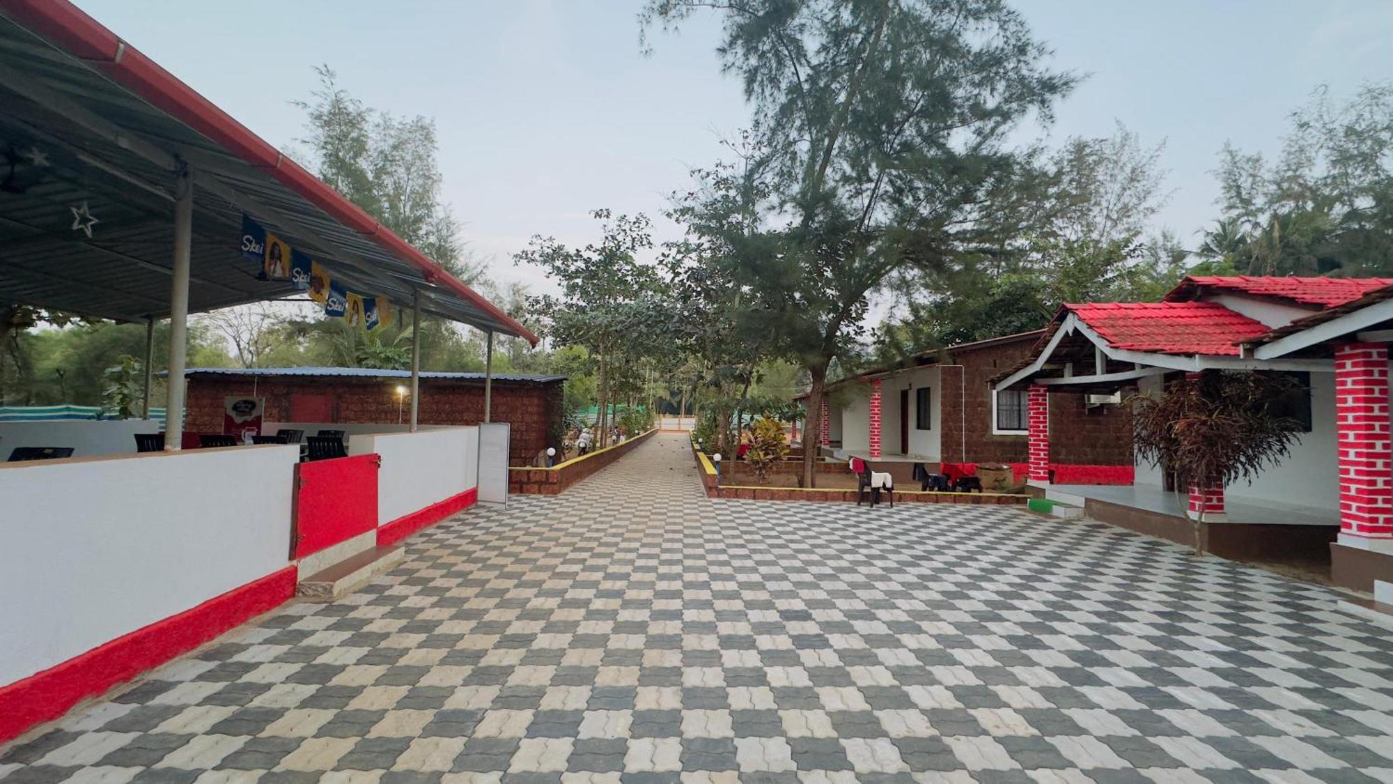 White Sand Beach Stay Resort Kumta Bagian luar foto